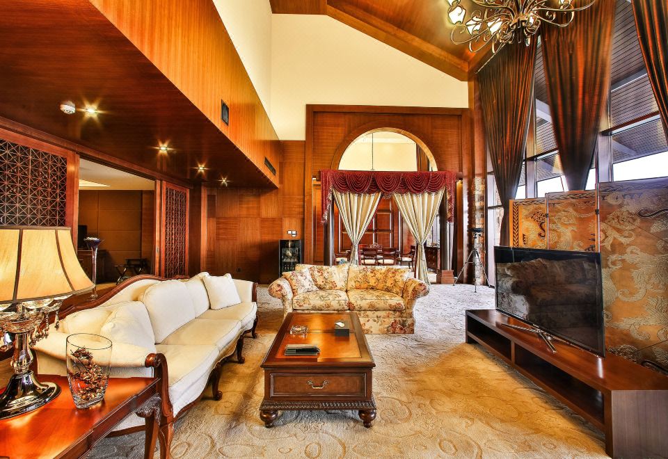 亿豪经典丨行政套房（大）（全景客厅+露台+书房）