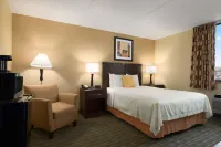 Days Hotel by Wyndham University Ave SE Hotel di 