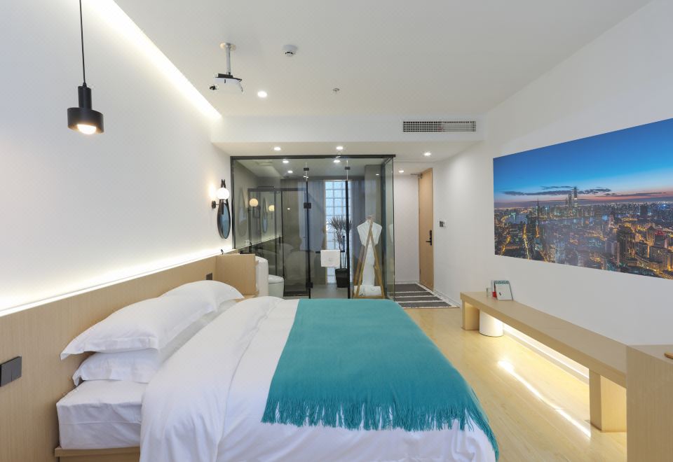 Musi Smart Cinema Floor-to-Ceiling Window Double Bed Room