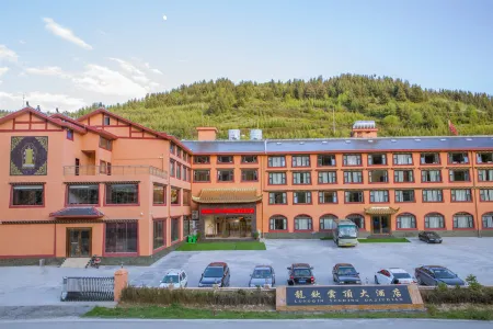 Longqin Yunding Hotel
