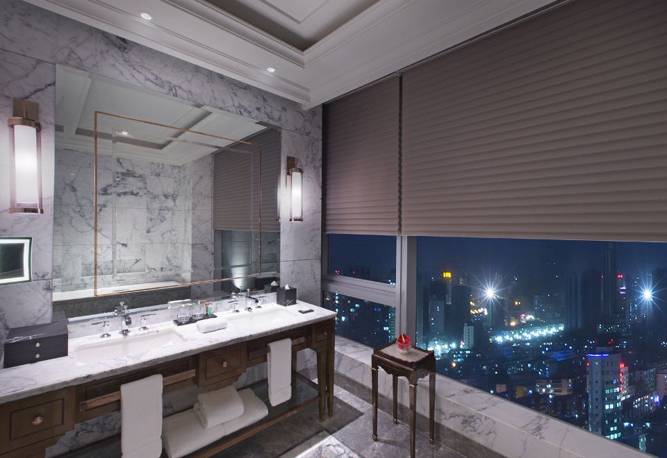 總統套房·頂層云端視野·獨立聚會廳·內置電動馬桶