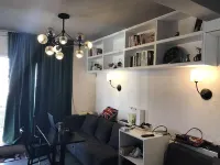 深圳繁舍青年公寓（崗廈地鐵站店）