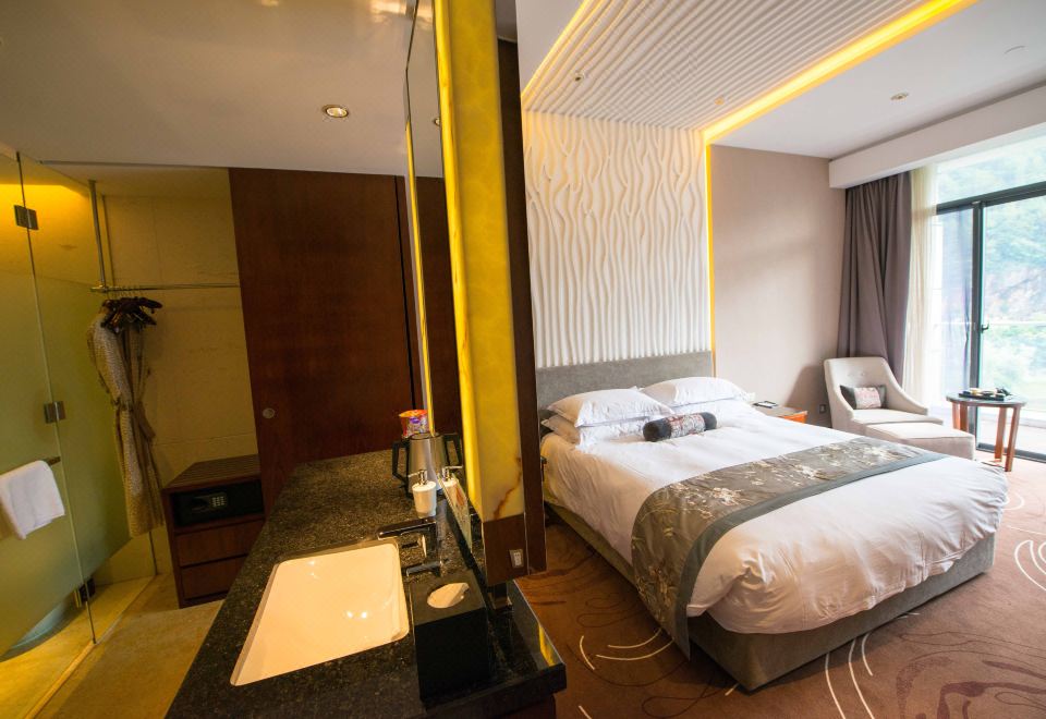 豪華水景陽台大床房