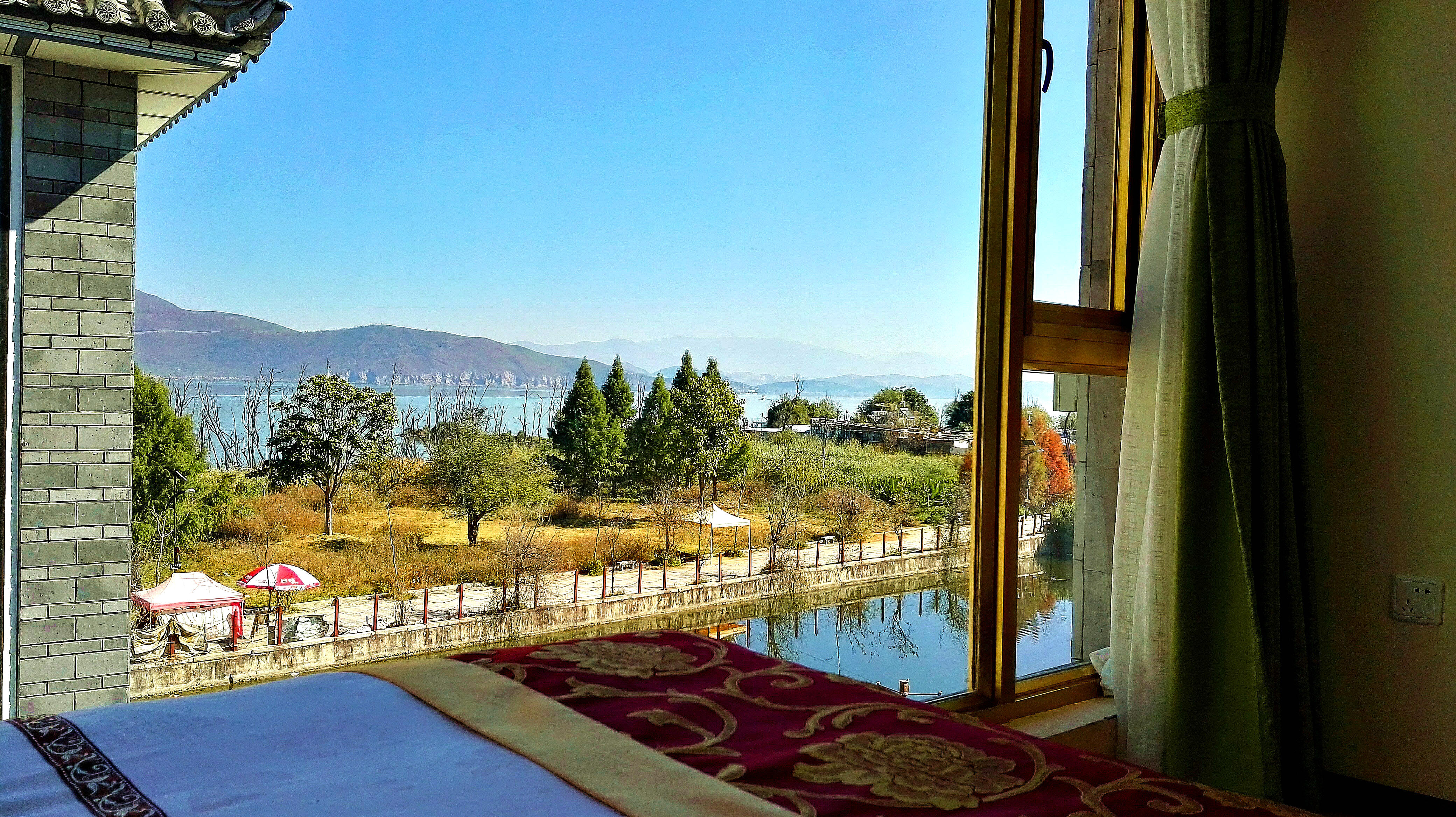 側海景日出雙床房（305）