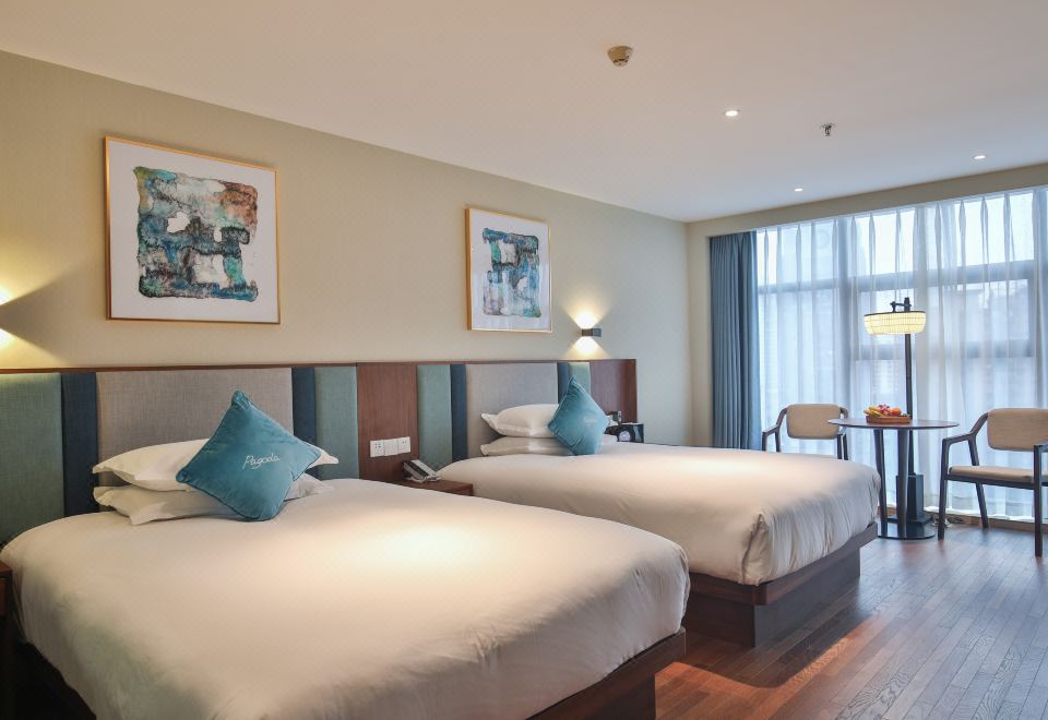 豪华超大双床房+全景玻璃视野