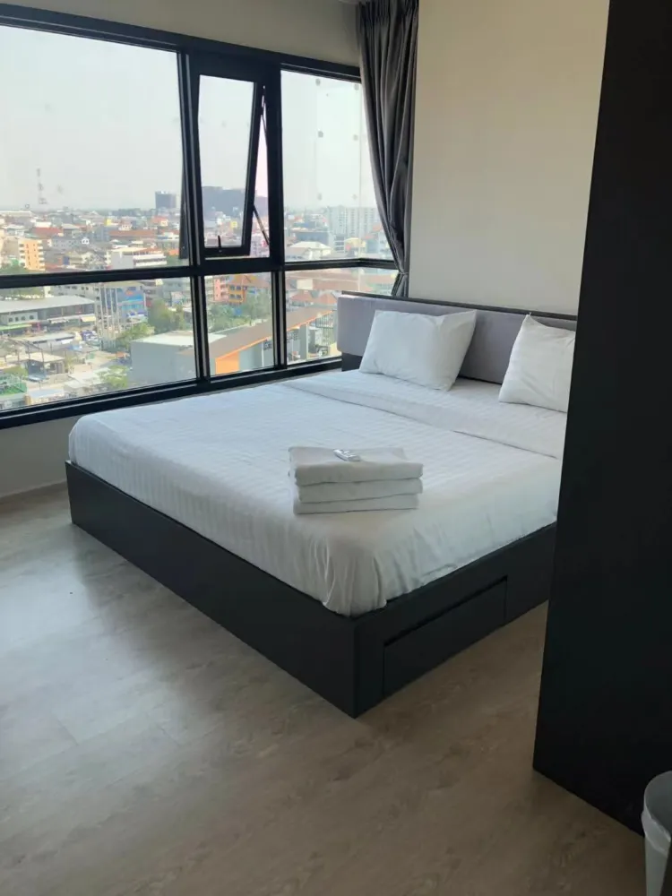 ห้องสวีทสองห้องนอนพร้อมวิวเมือง