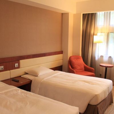 三人房 香港明愛白英奇賓館優惠