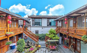 Lijiang Liangmiaiqing Inn