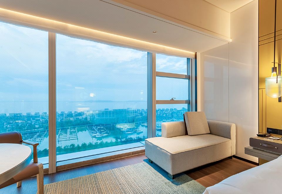 Tianyuan Hotel XiamenDeluxe Sea-View Double Bed Room (180-degree Floor-to-ceiling Window With Sea-view Sunrise)