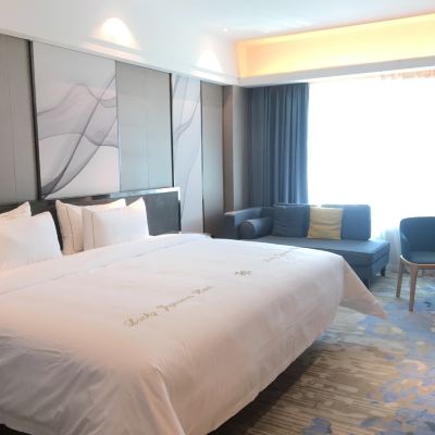 滾來滾去大床房【芝華仕深度睡眠床墊+安靜飄窗】 萊卡飯店（深圳東站布吉老街店）優惠