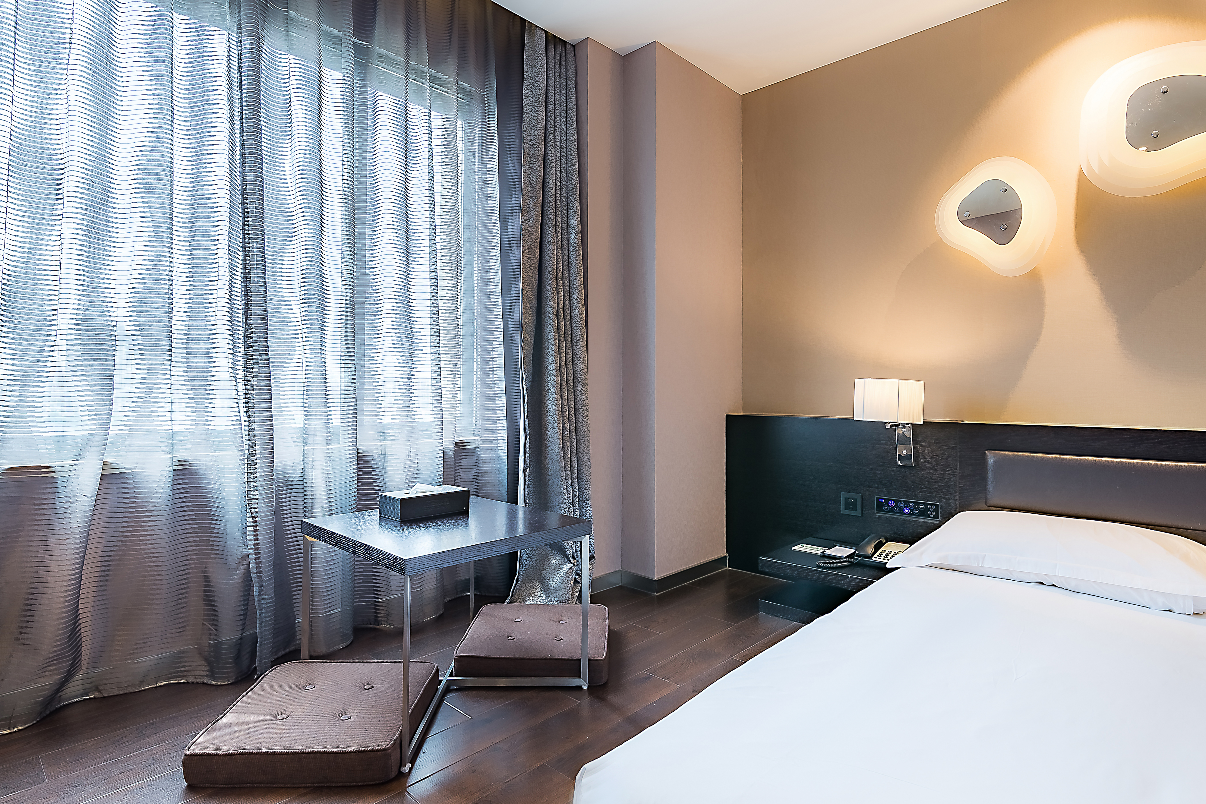 豪华榻榻米大床房（电视投屏+小冰箱）