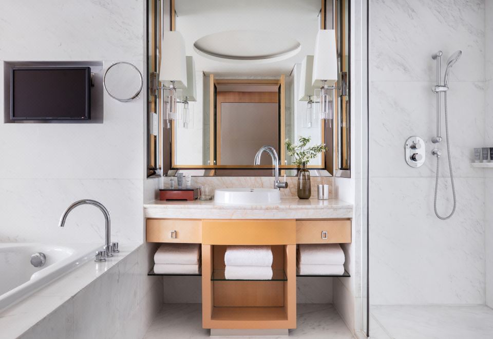 豪華花園景觀大床房