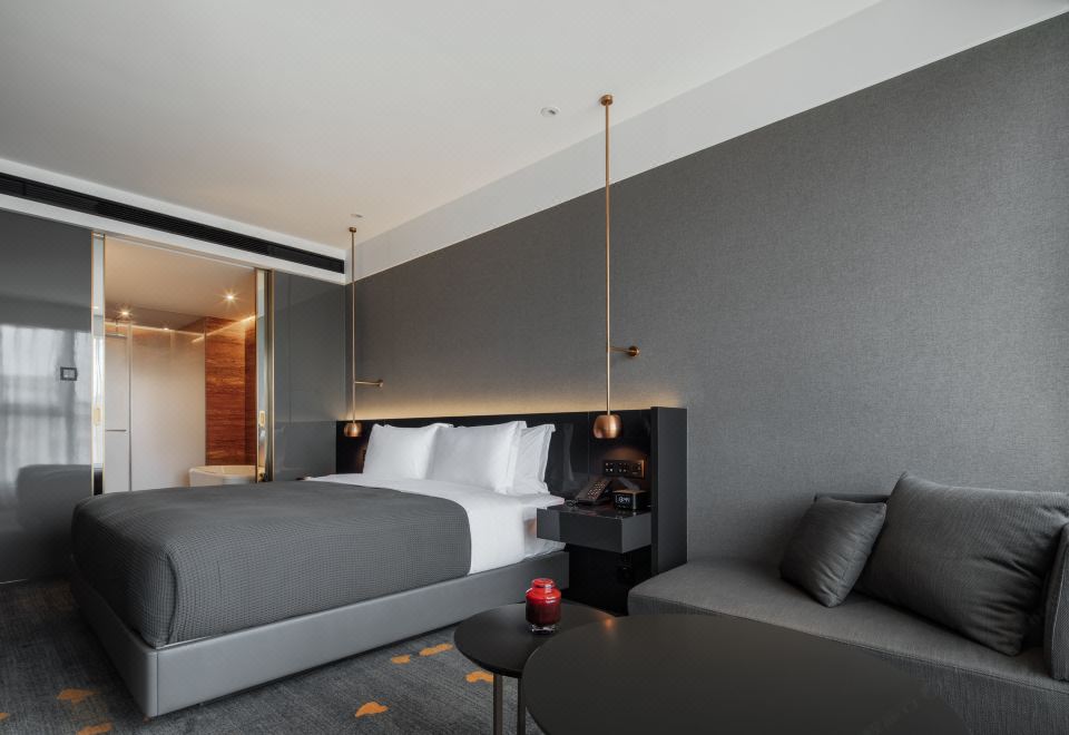 豪华大床房（智能客控+睡眠窗帘+ROSSLYN法国洗护用品）