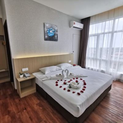 Superior King Room Non Smoking Green World Hotel Promo Code