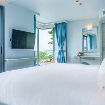 Deluxe Room with Sea View