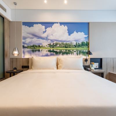 行政城景大床房（普蘭特床墊+記憶枕+冰箱+浴袍） 長沙晚報大道亞朵酒店優惠