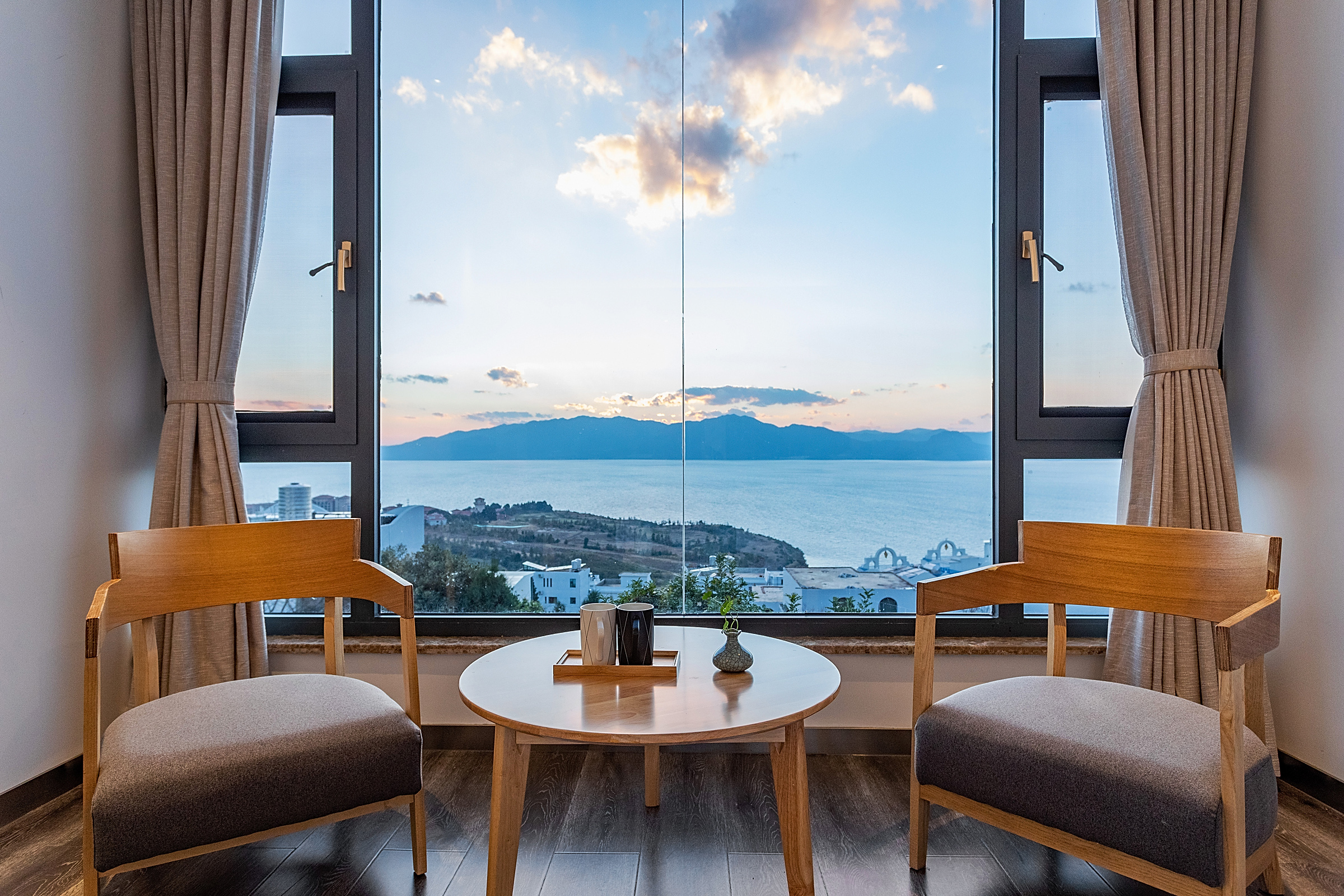 若见·全湖景双床房