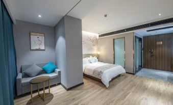Moline Select Hotel - Housity