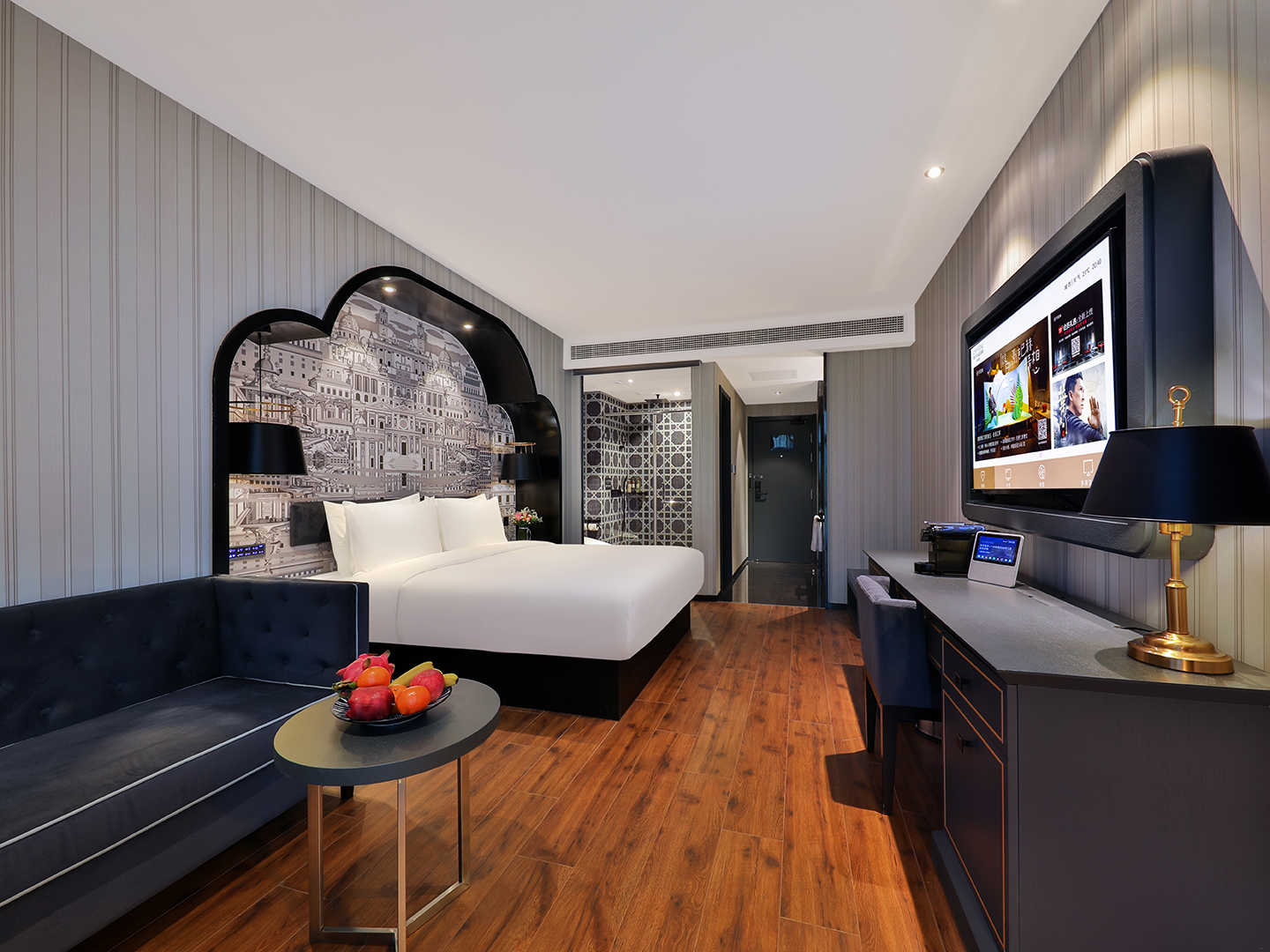 豪华大床房（迷你吧+手机投屏+智能客控）