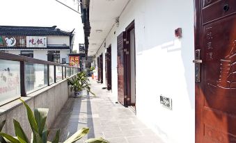Qiyun Hostel