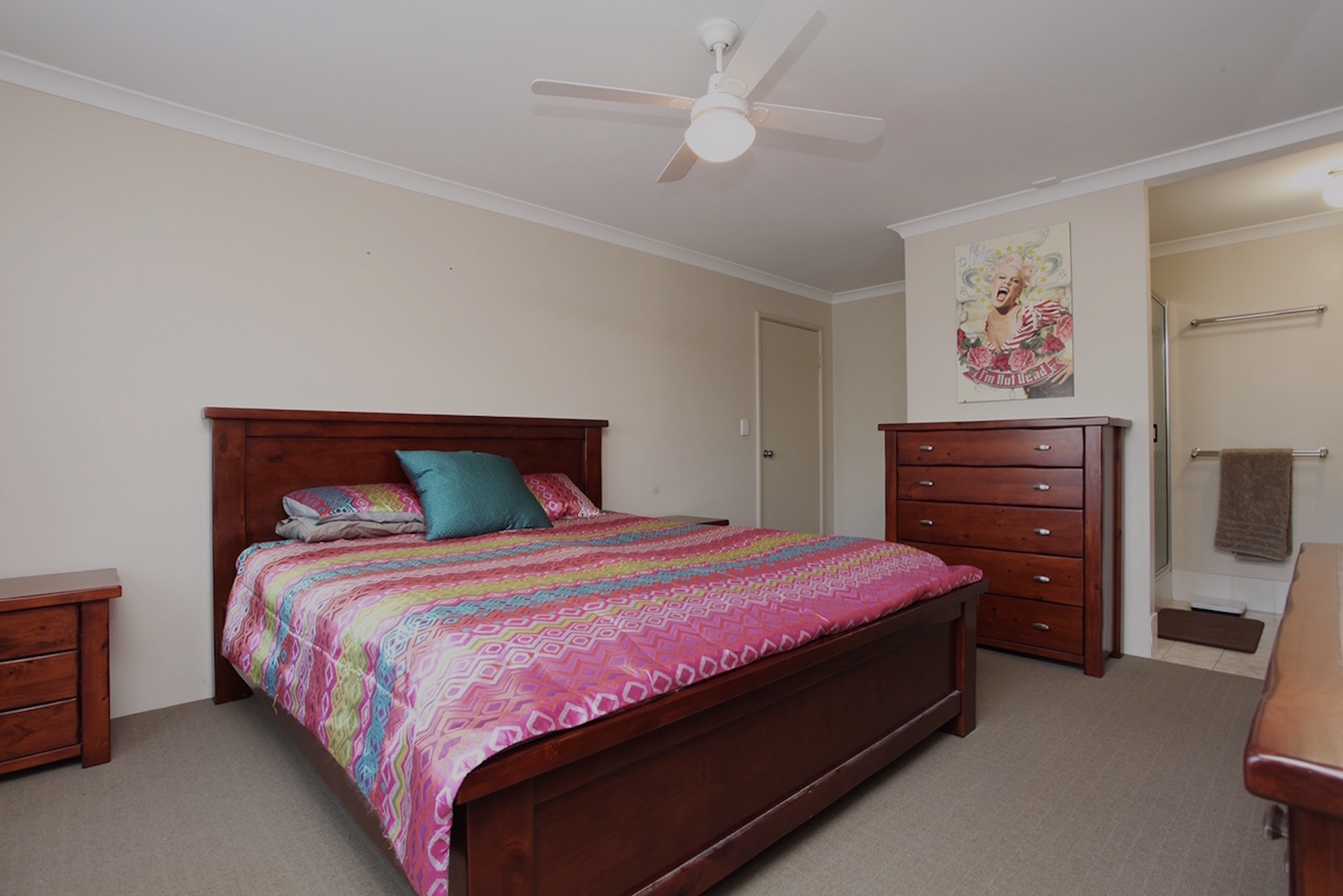 四臥房（假日）