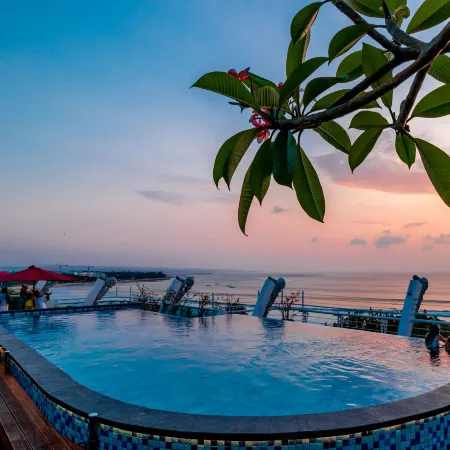 Kutabex Beachfront Hotel