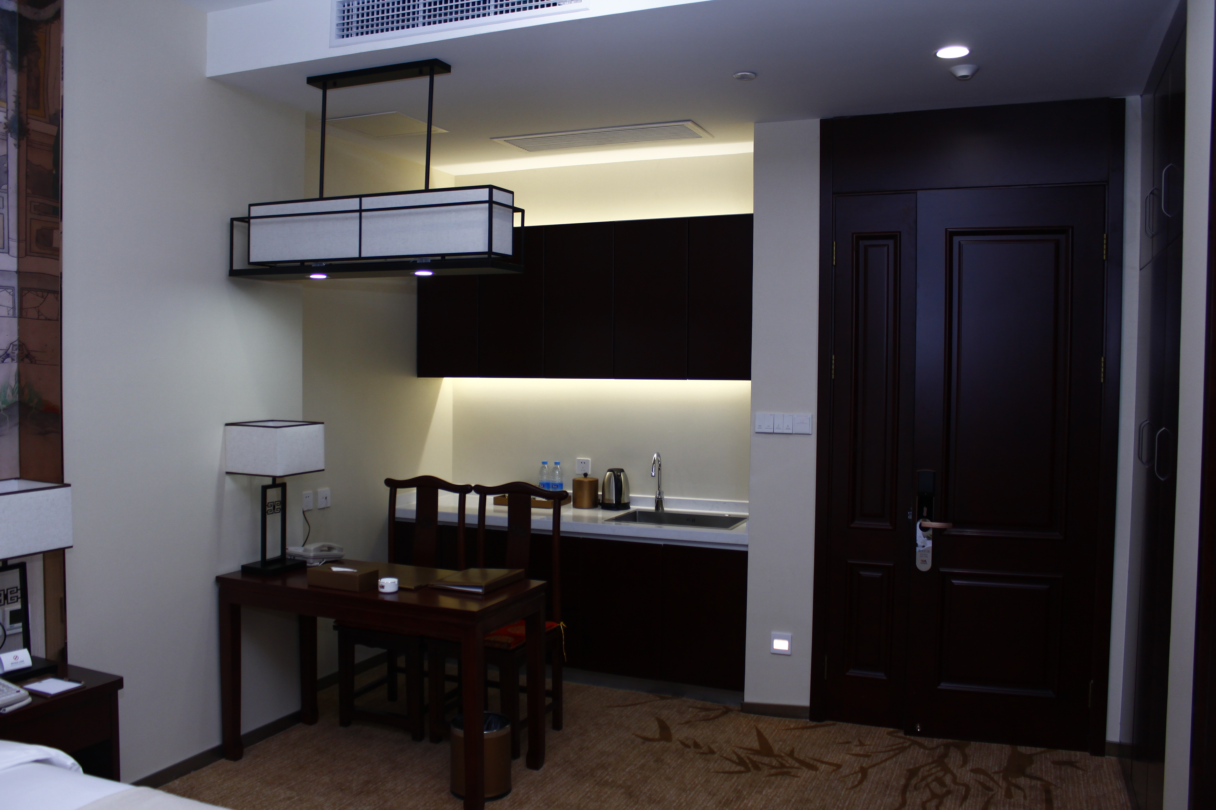 行政河景大床房