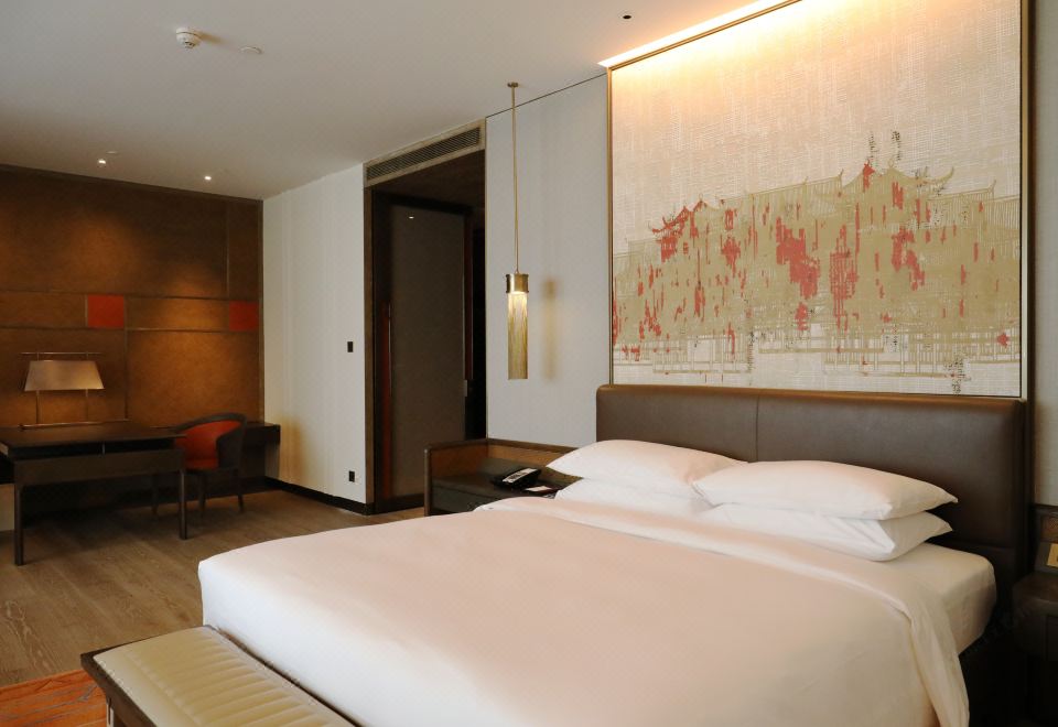 Grand Hyatt XianPremier Deluxe Double Bed Room | Dawn Sunrise View