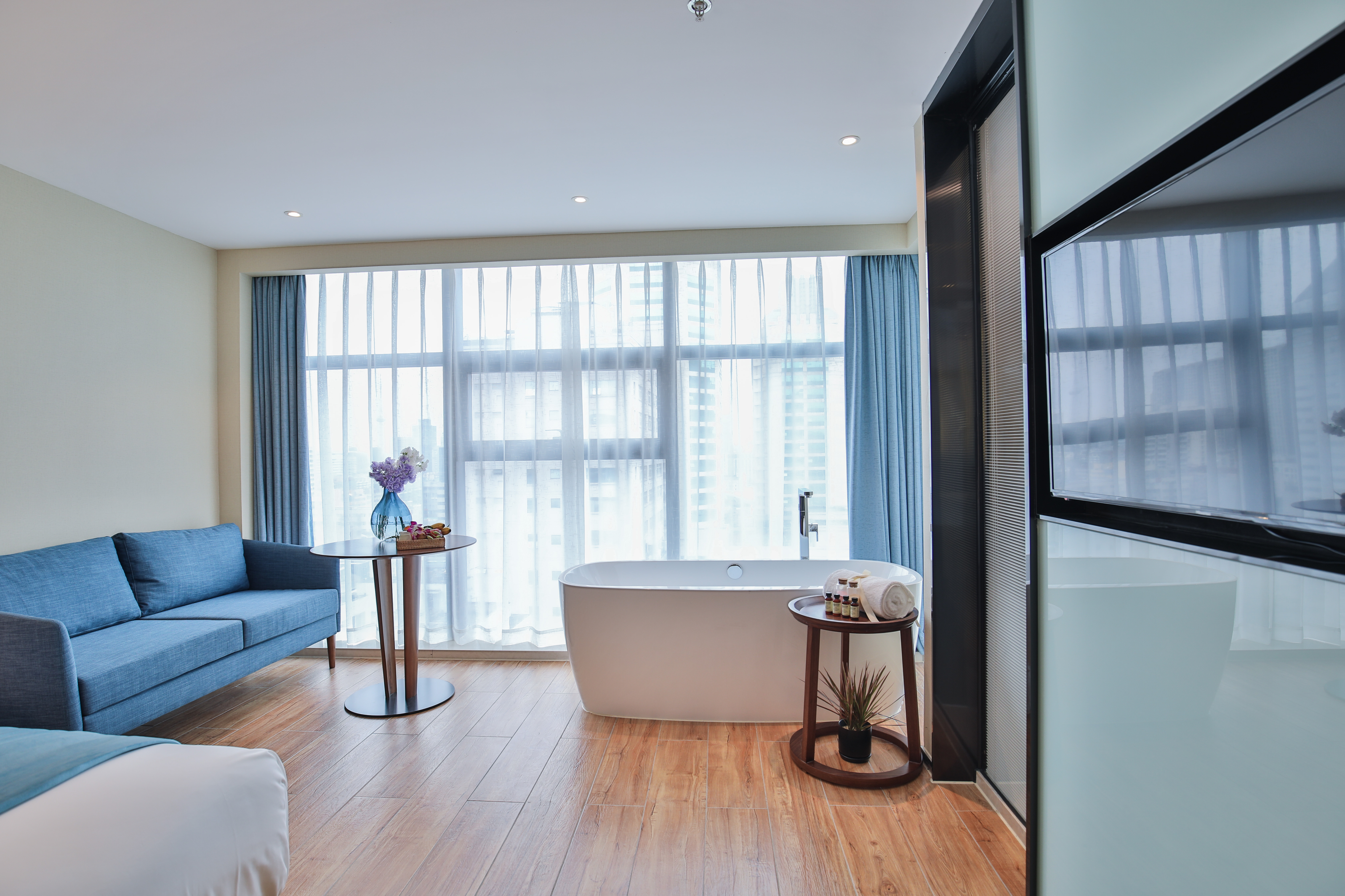 Pagoda Hotel Hangzhou West Lake Wulin概念大床房+椭圆型浴缸+全景玻璃视野