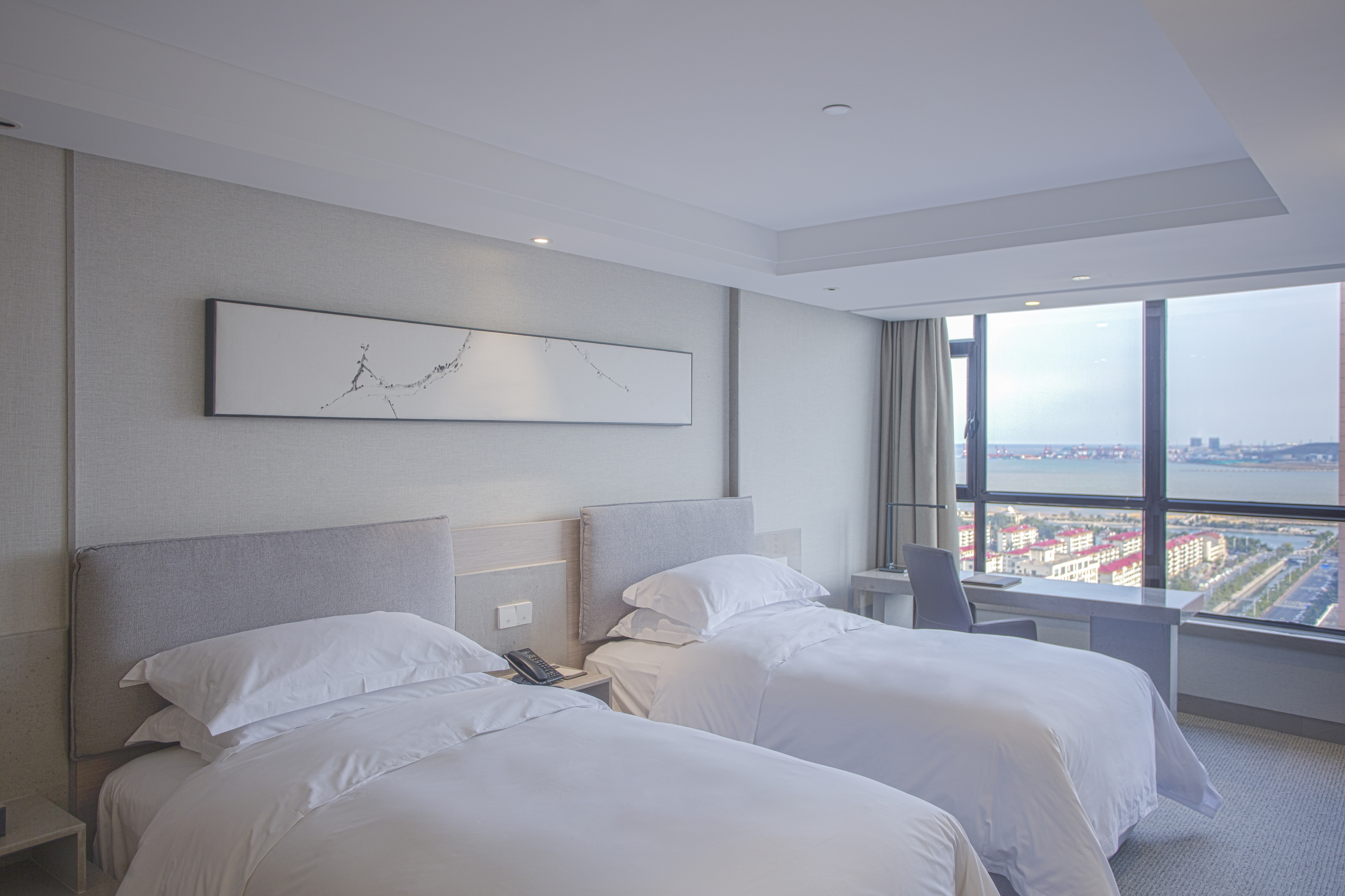 Sylvia Hotel豪华海景双床房（地暖）