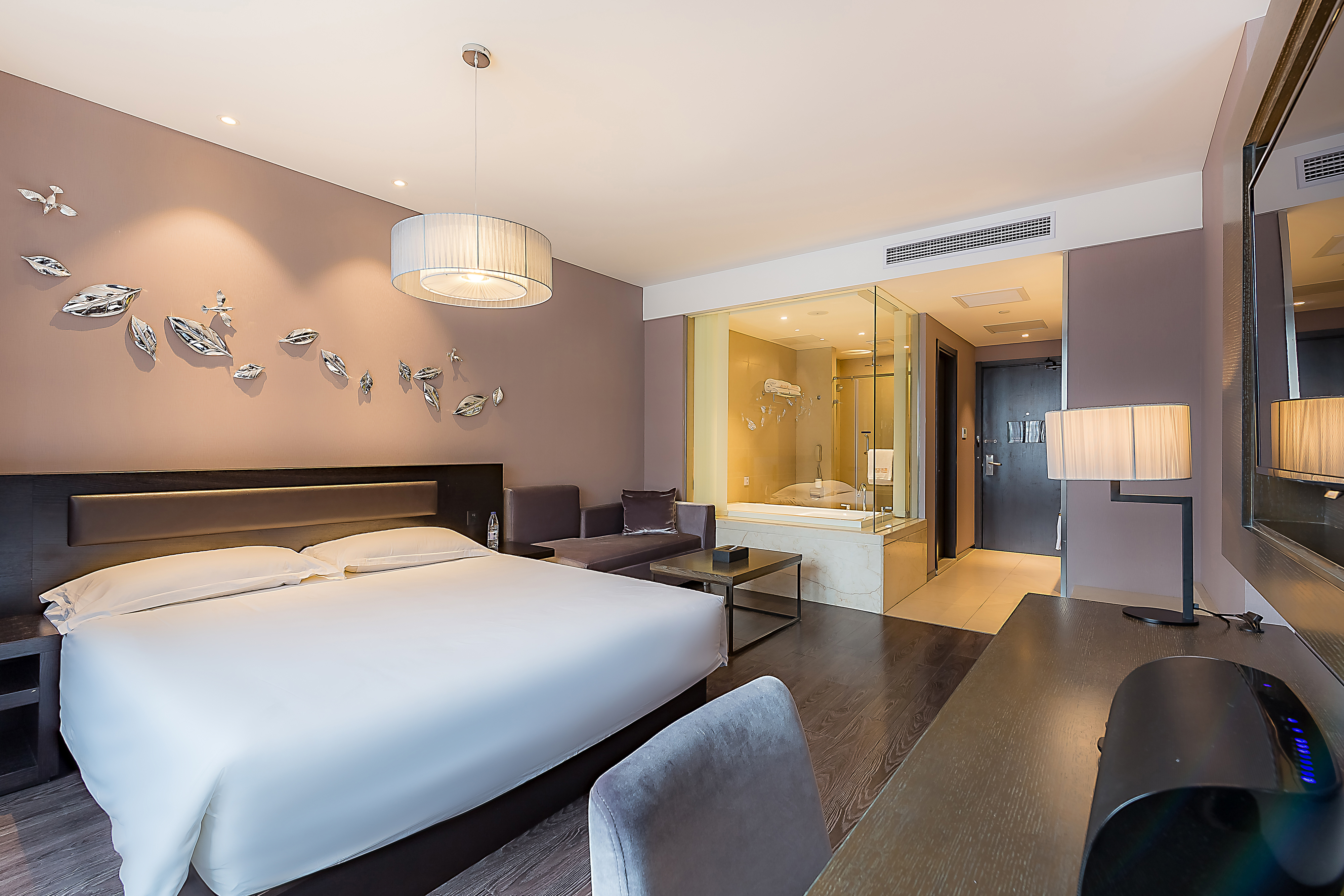 水晶豪华家庭套房（电视投屏+小冰箱）