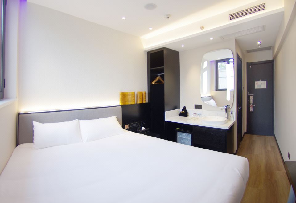 Ibis Hotel (Beijing Shichahai Gulou Street Metro Station)Superior Queen Room