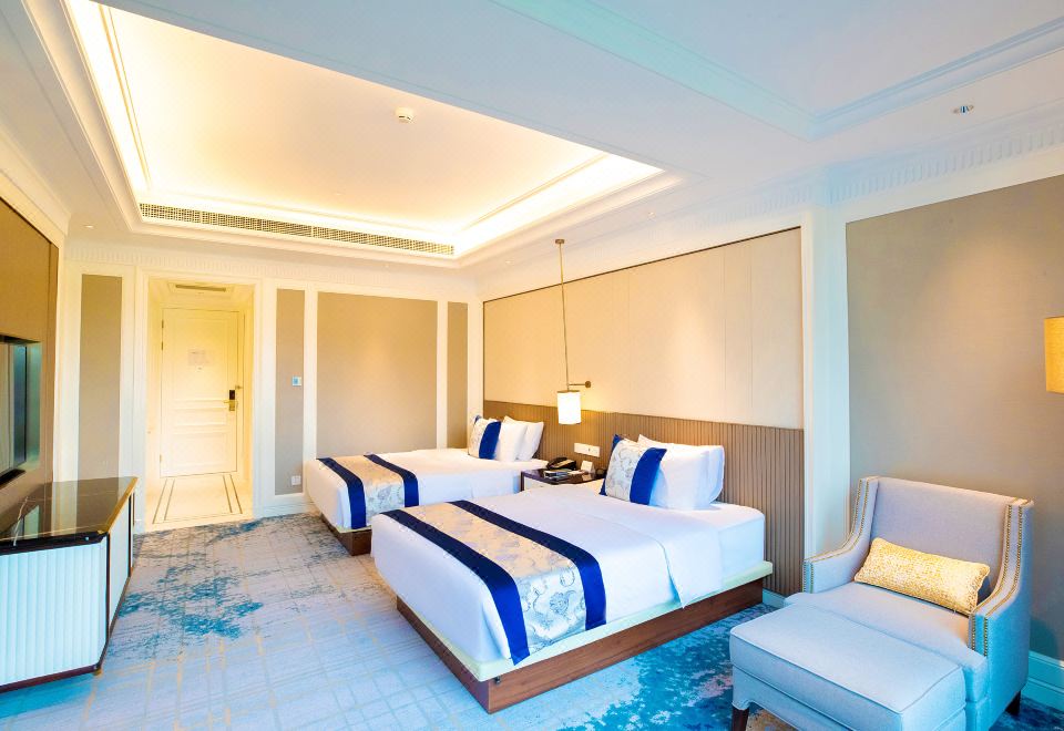 The Purple Palace NanjingZhongshan Building Lake-View Twin Room - Panoramic Lake And Mountain View