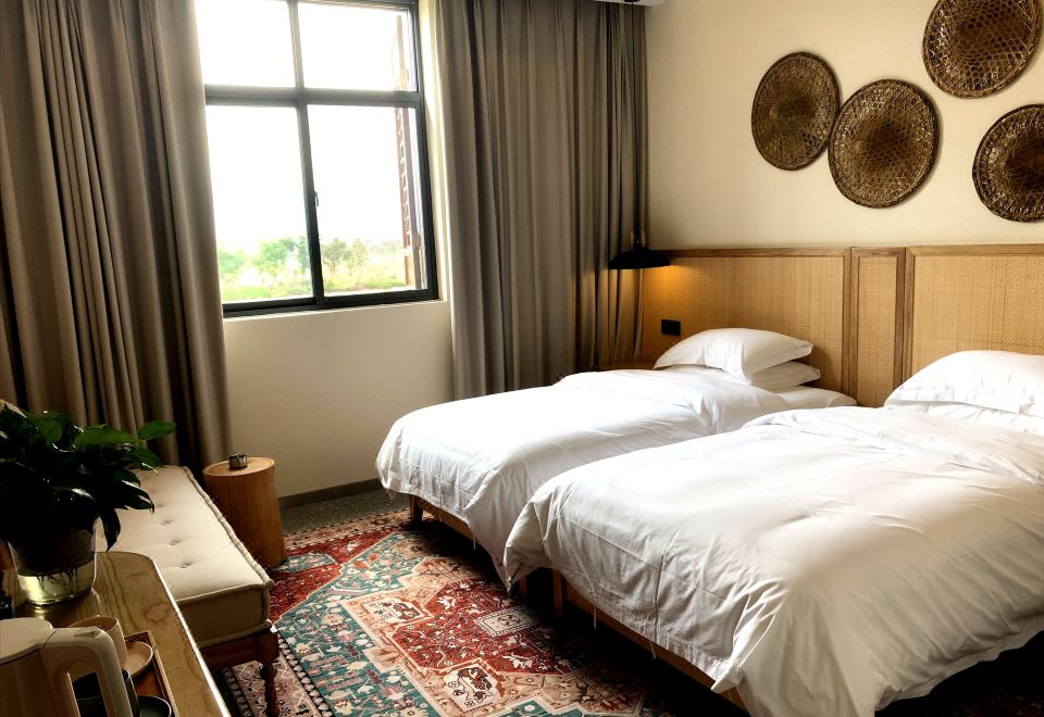 和瑞露台双床房