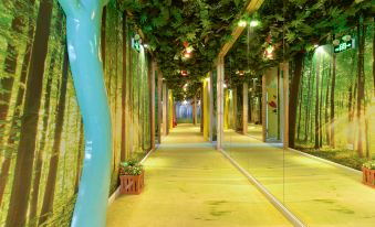 Forest Code Theme Mansion (Guangzhou South Railway Station Hanxi Changlong Metro Station)