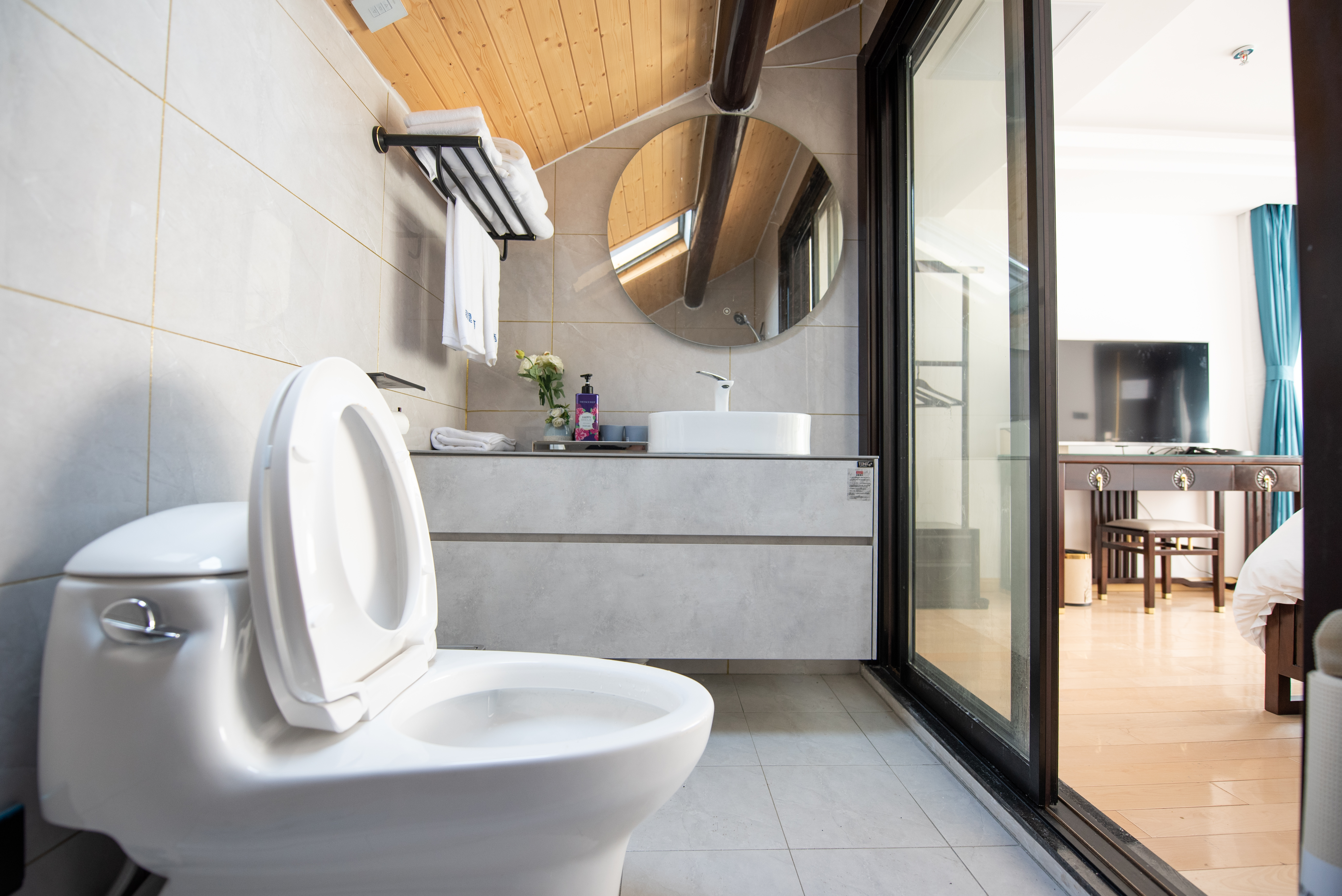 悠悦豪华全景露台双床家庭房