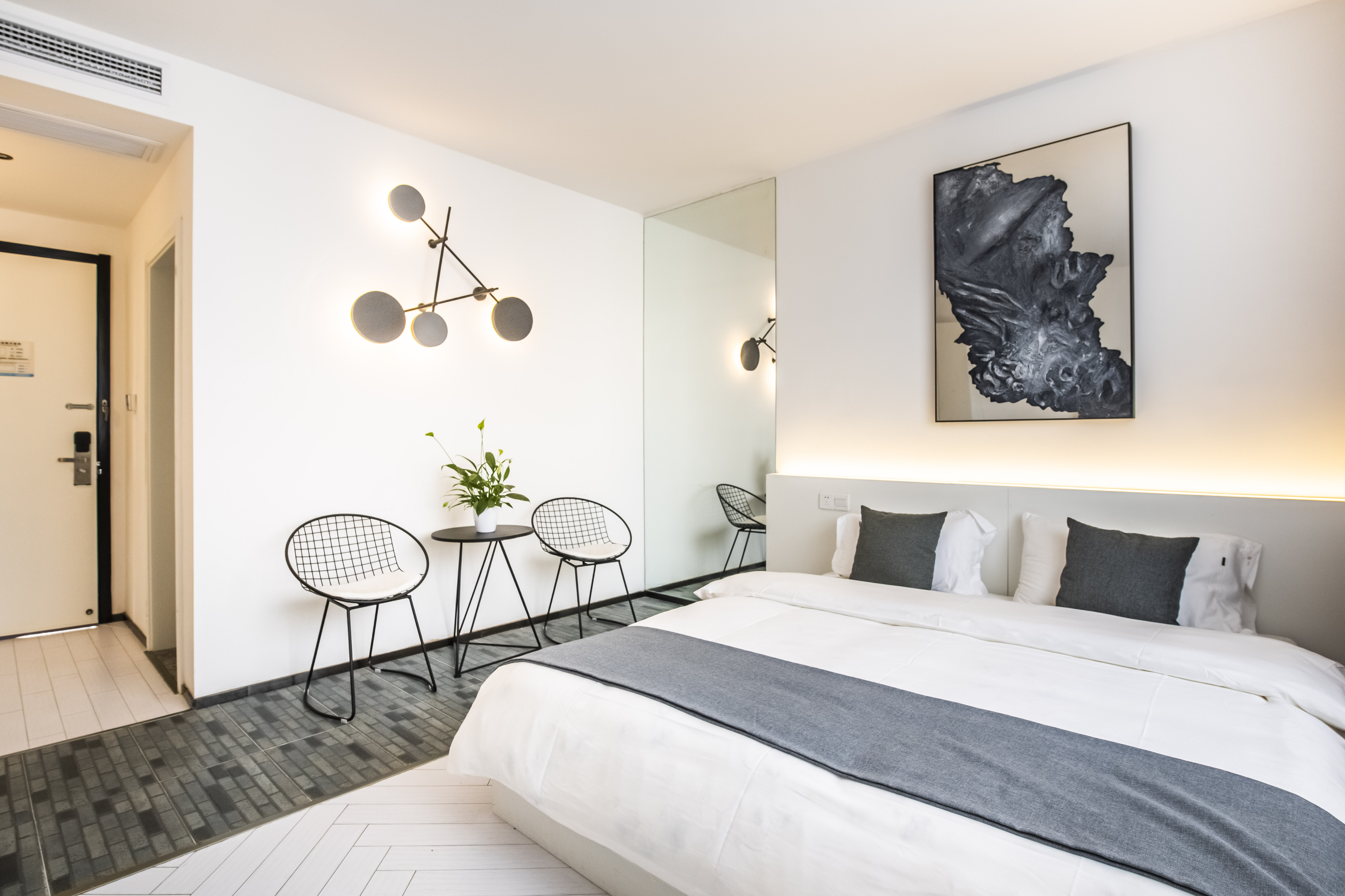 侘寂极简大床房【设计家居+全身镜+乾湿分离】