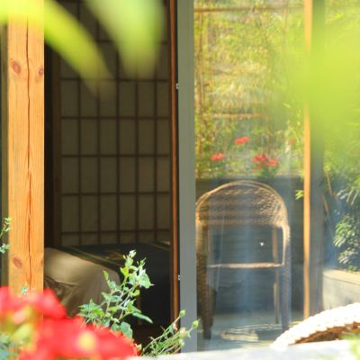 空中花園大床房（露台+蓋碗茶具+智能馬桶） 成都藍城悅杏溫泉美食飯店（寬窄巷子奎星樓店）優惠