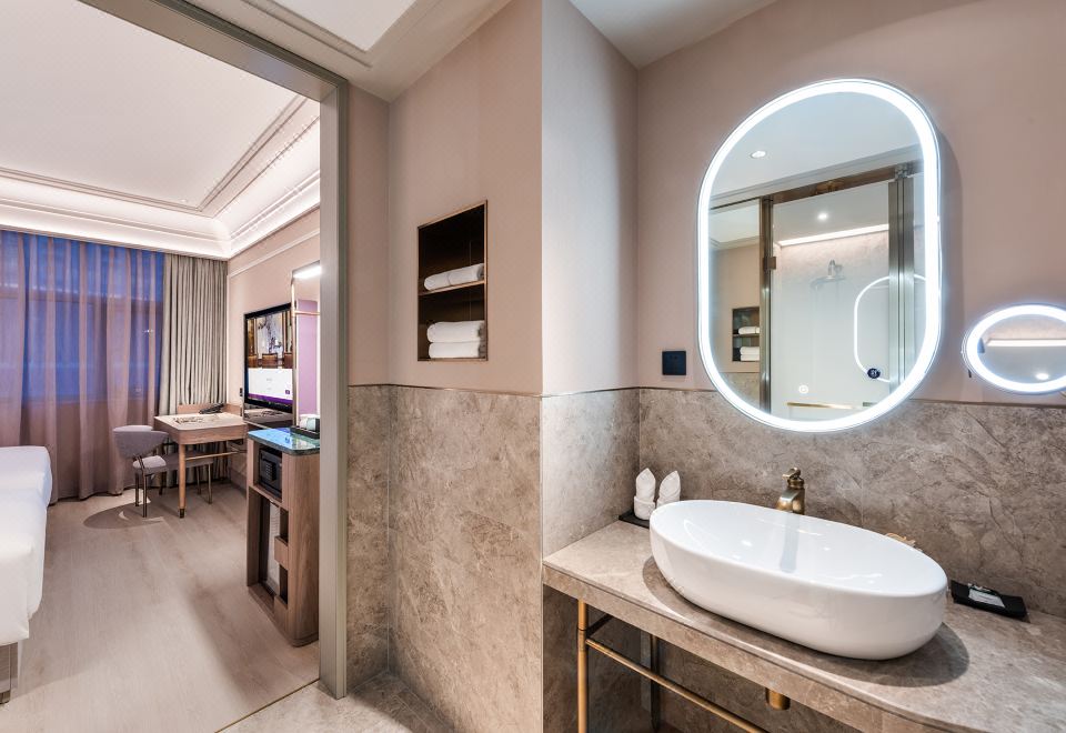 Mercure Hotel (Nanjing Xinjiekou Bojin)Standard Room (2 Beds)