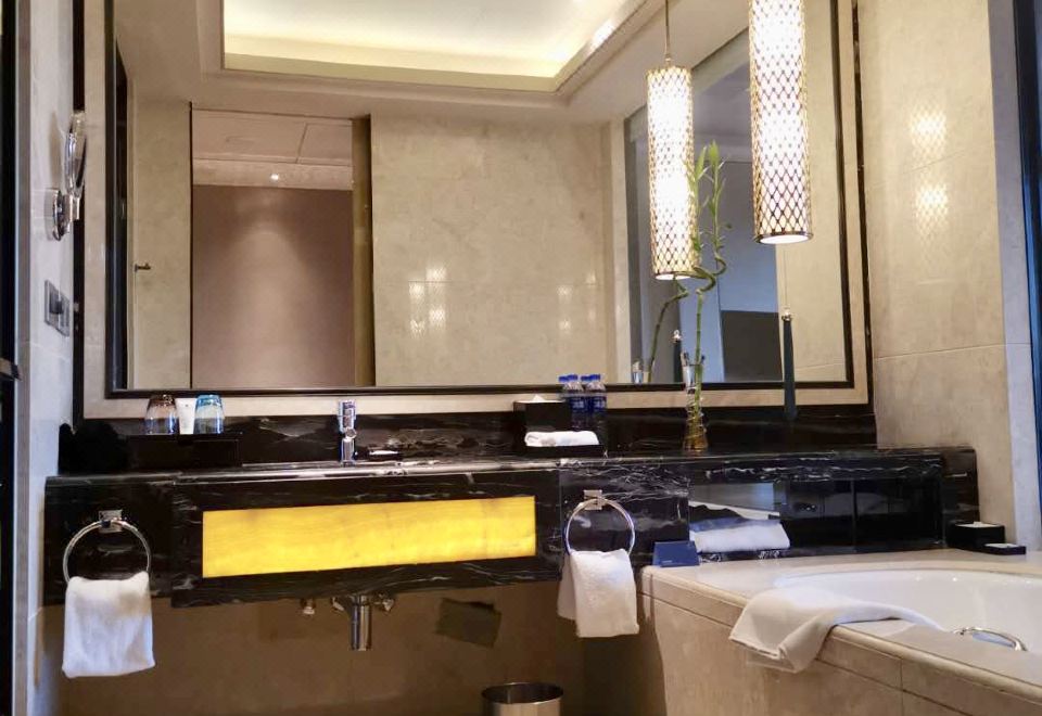 行政豪华河景双床房