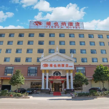 Vienna Hotel (Luoding Luocheng Branch)