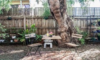 Abbotsford Private Rooms & Pods - 15 Charles Homestay - Housity