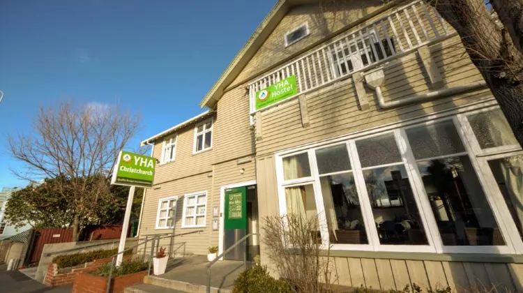YHA Christchurch 外観