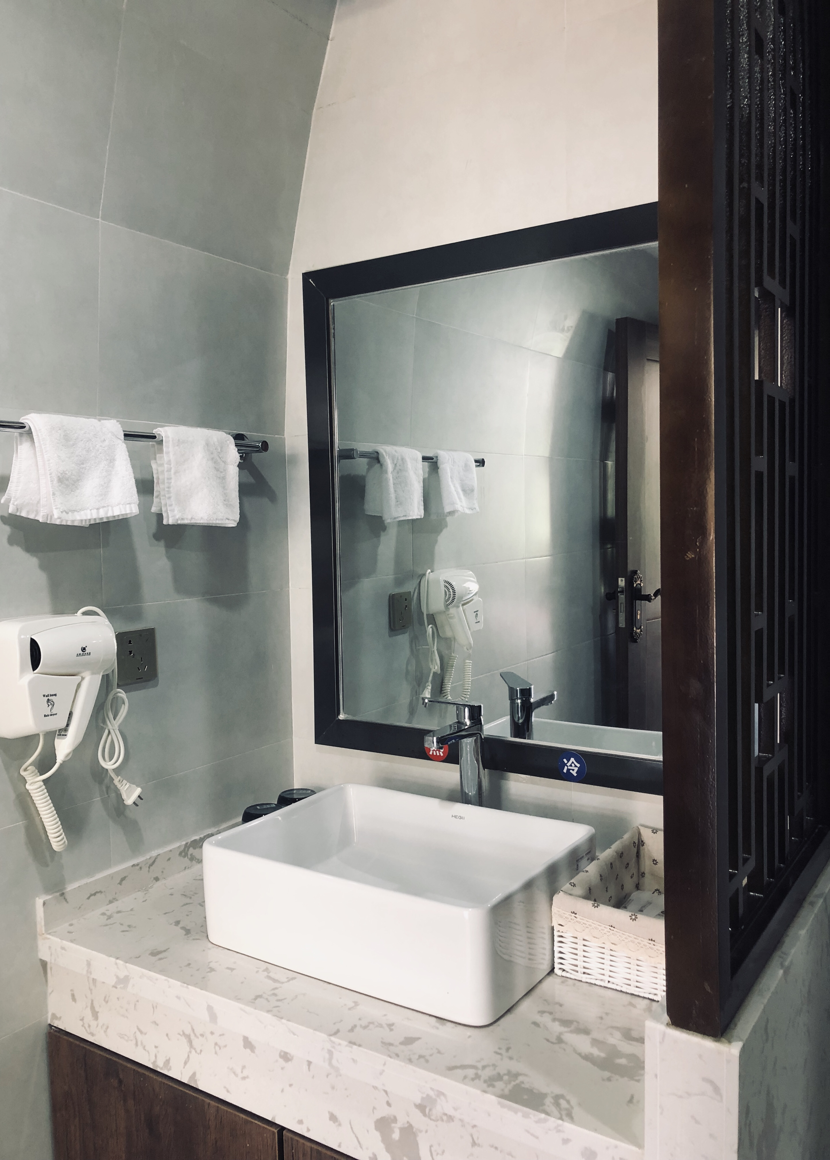 風情窯洞親子房