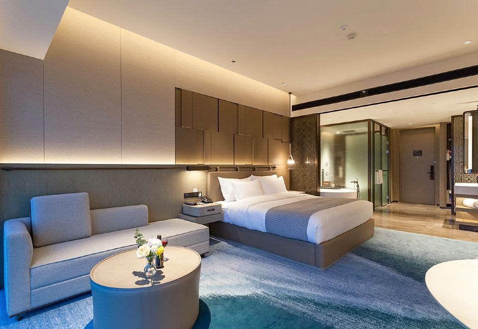 行政海景大床房（180度全落地窗看海景日出）