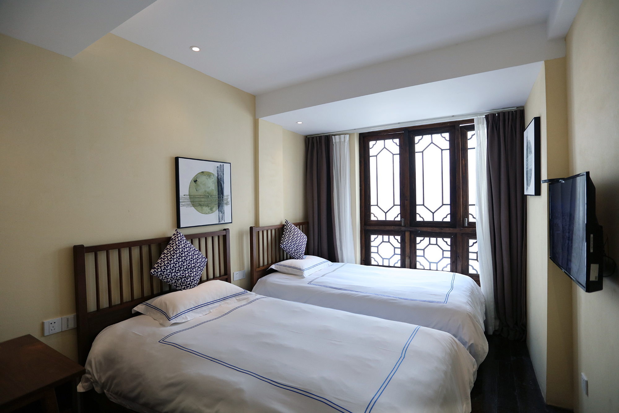 小巷听雨三卧室套房