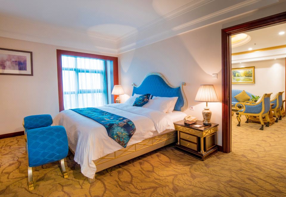 Pine City Hotel ShanghaiExecutive Suite with view, King