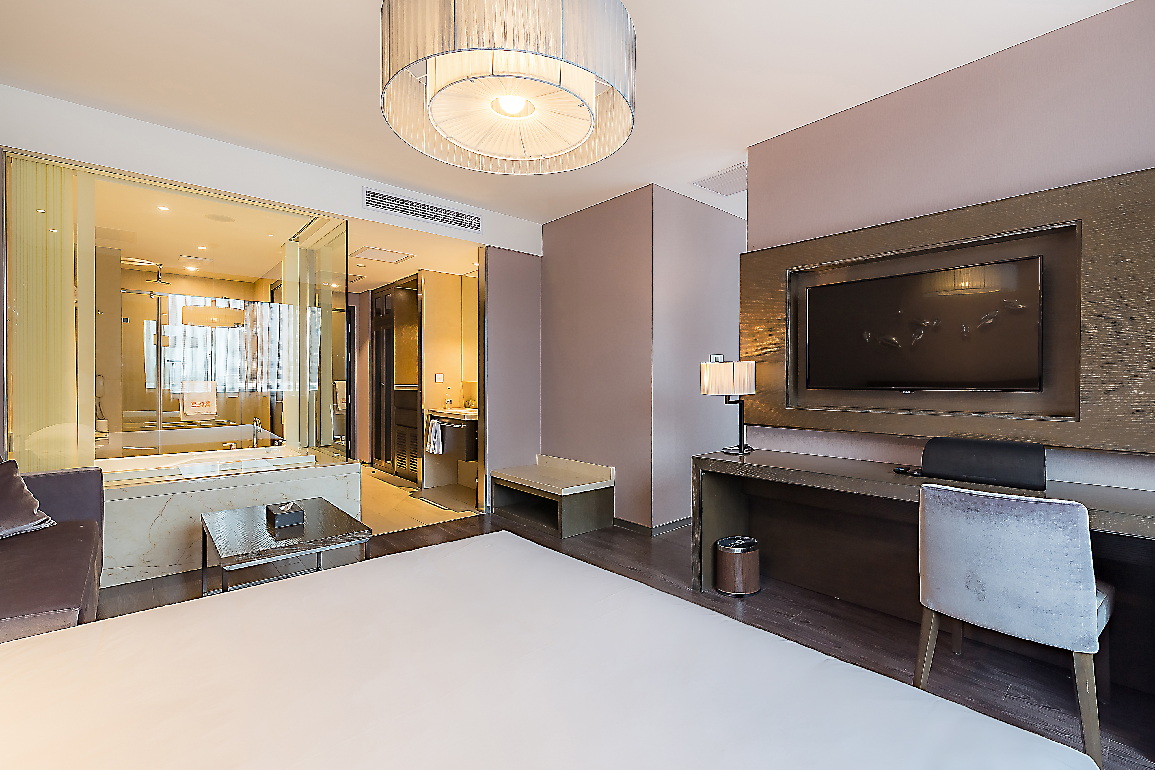 水晶豪华家庭套房（电视投屏+小冰箱）