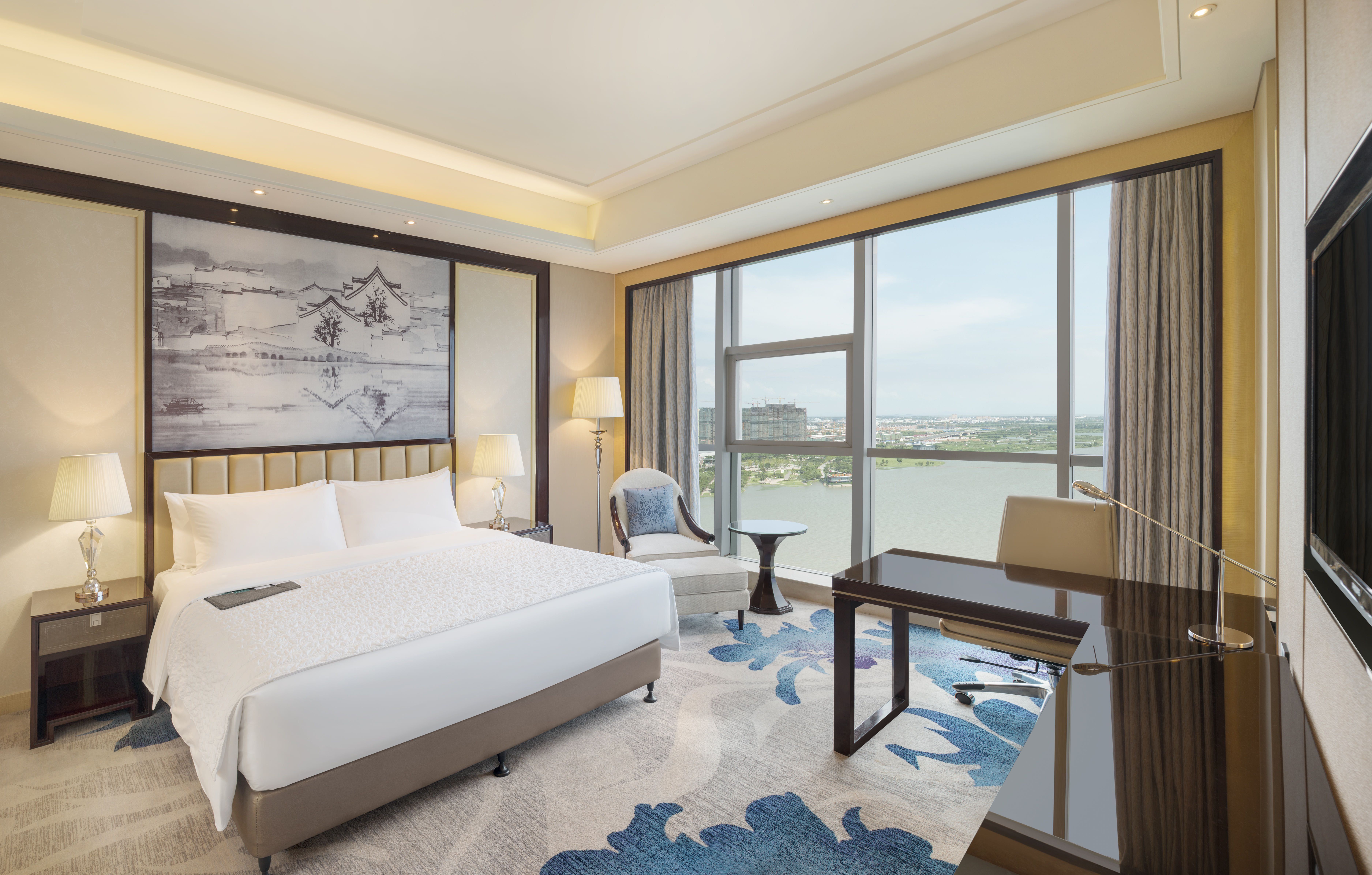 艾美行政湖景房