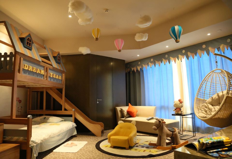 熱氣球主題湖景低敏套房（Acca Kappa洗護用品）智能馬桶